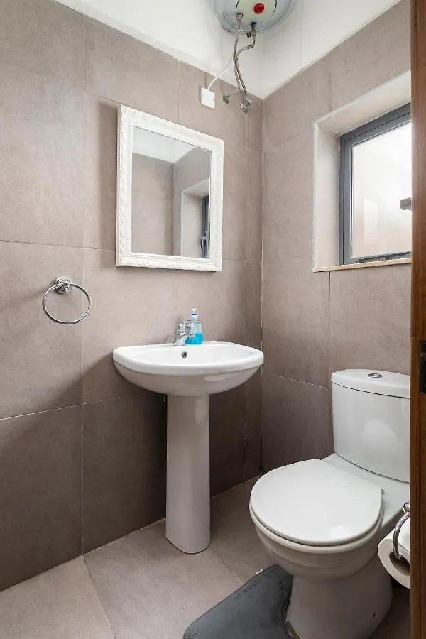 Traditional & Modern Maltese Townhouse - Rooftop Terrace And Sea Views, Close To Birgu Waterfront Cospicua Malta