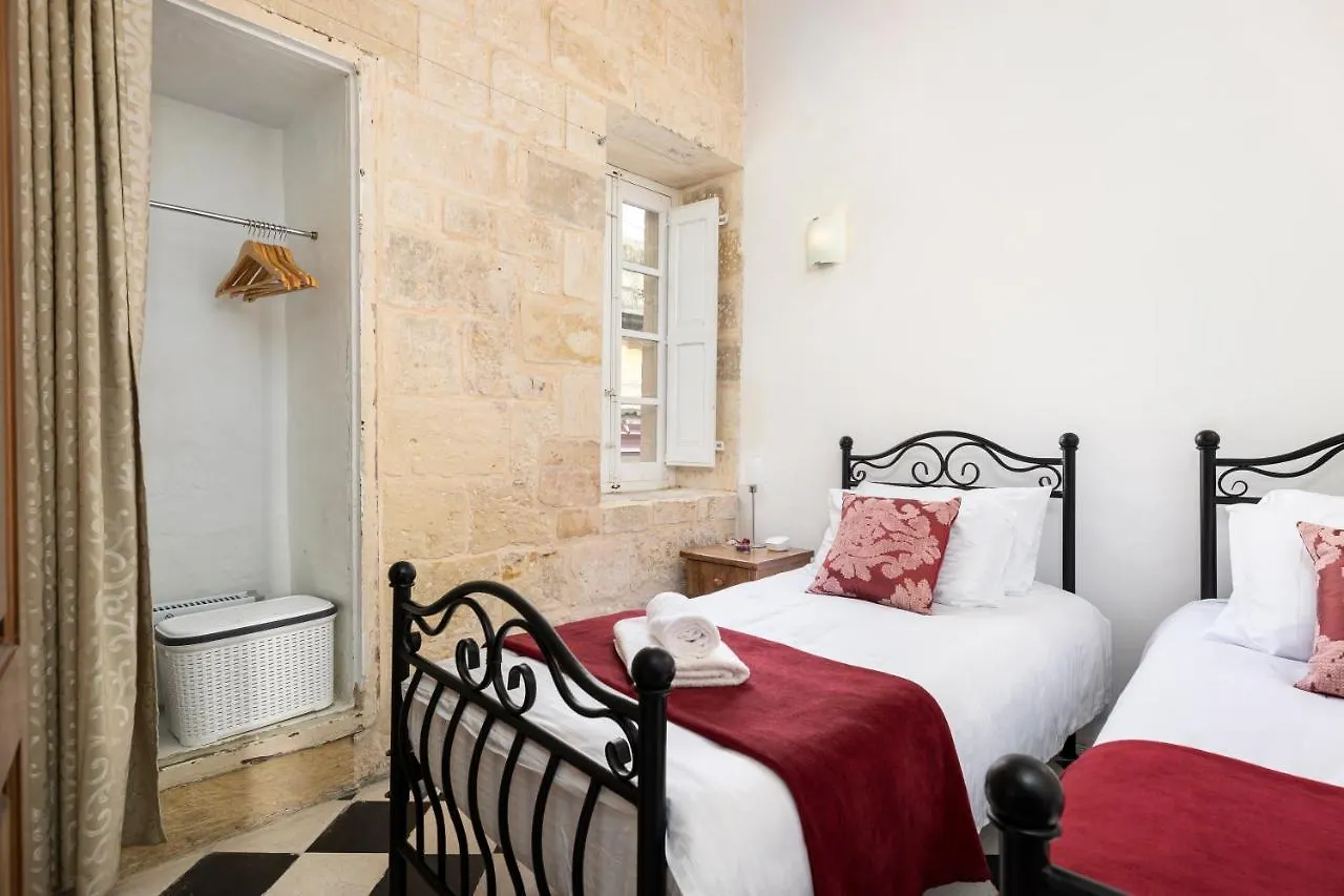 Holiday home Traditional & Modern Maltese Townhouse - Rooftop Terrace And Sea Views, Close To Birgu Waterfront Cospicua