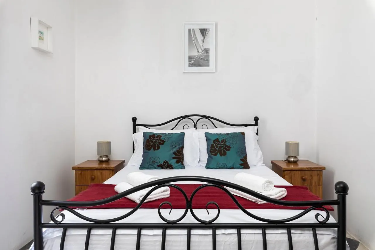 Traditional & Modern Maltese Townhouse - Rooftop Terrace And Sea Views, Close To Birgu Waterfront Cospicua 0*,  Malta