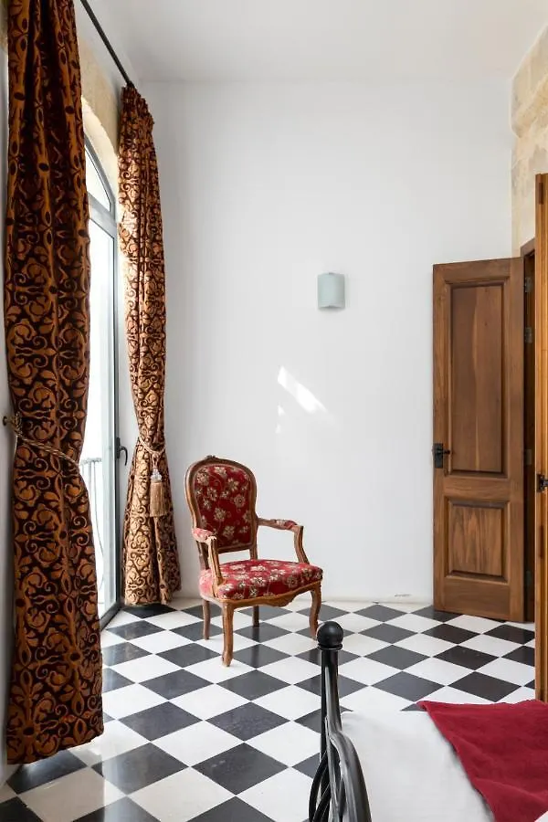Holiday home Traditional & Modern Maltese Townhouse - Rooftop Terrace And Sea Views, Close To Birgu Waterfront Cospicua