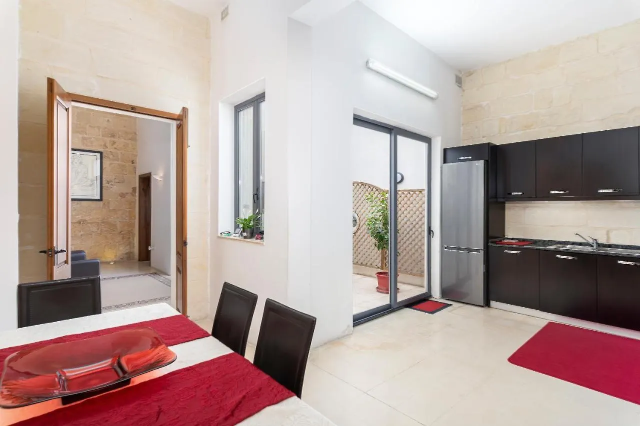 Holiday home Traditional & Modern Maltese Townhouse - Rooftop Terrace And Sea Views, Close To Birgu Waterfront Cospicua
