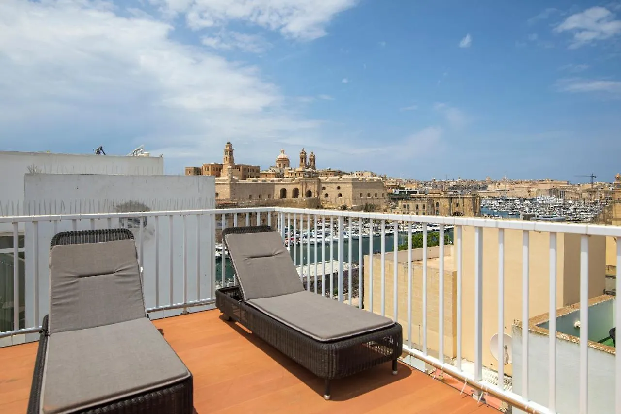 Holiday home Traditional & Modern Maltese Townhouse - Rooftop Terrace And Sea Views, Close To Birgu Waterfront Cospicua