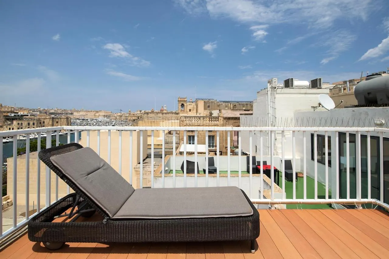 Traditional & Modern Maltese Townhouse - Rooftop Terrace And Sea Views, Close To Birgu Waterfront Cospicua